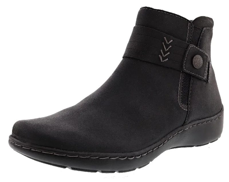 Clarks Women's Cora Rae Ankle Boots