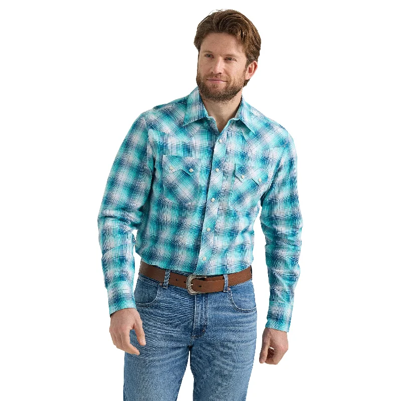 Wrangler Men's Retro Blue and Turquoise Long Sleeve Shirt