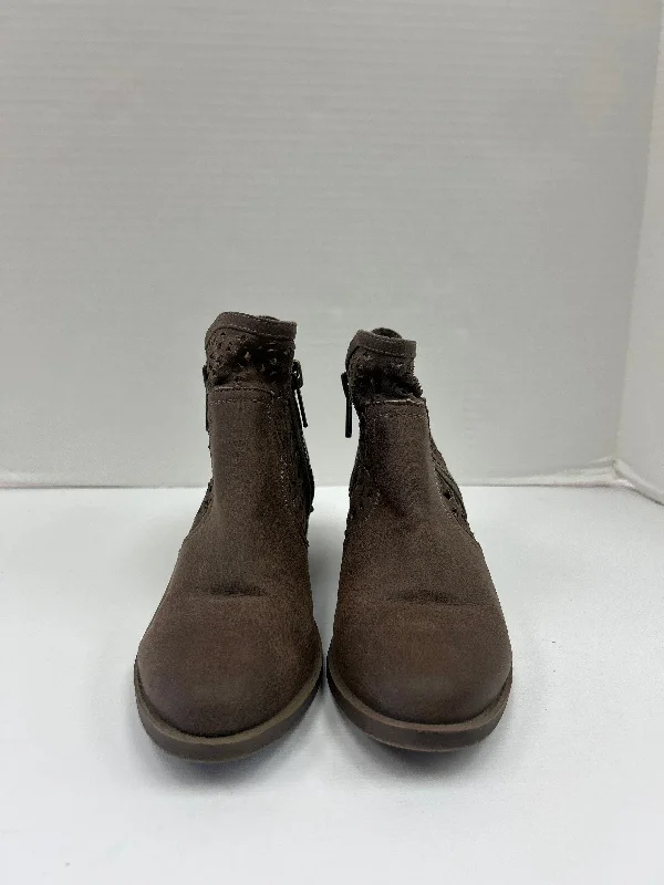 Boots Ankle Flats By Not Rated In Brown, Size: 6