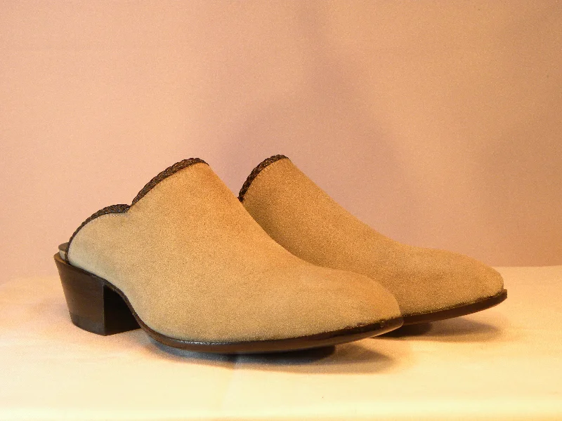 Sold Out Suede  Tres Outlaws Mule  1389