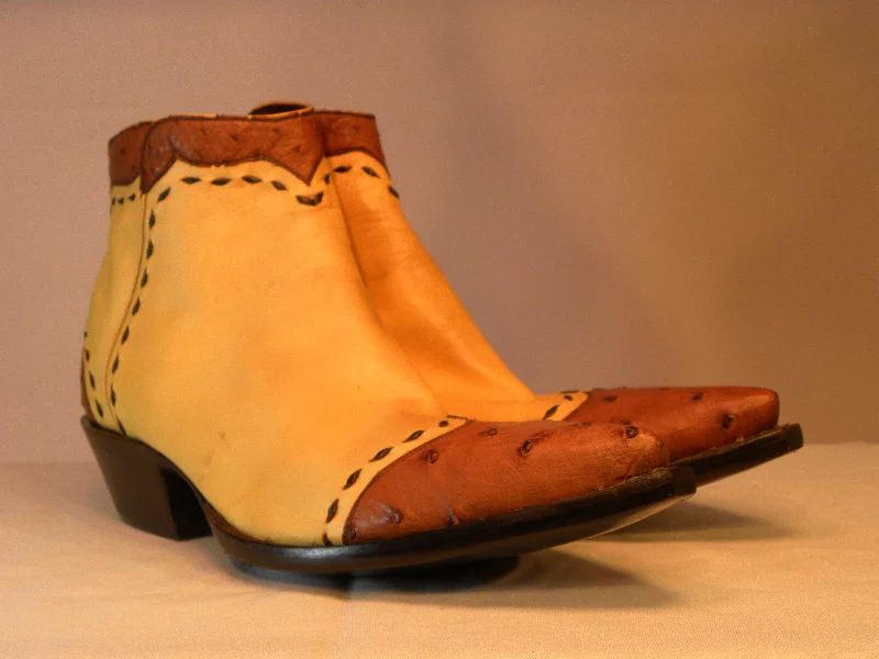 Sold Out Carmen Tres Outlaws  Zipper  Boot  2110