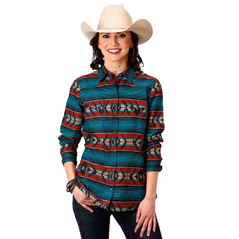 Roper Women's Ombre Aztec Horizontal Stripe Button Down